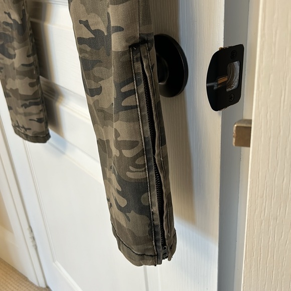 Fast Track Skinny Chino Capri
Pants In Human Nature Camo size 29 - Picture 6 of 16